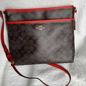 Coach Signature Canvas Shoulder/Cross Body Bag